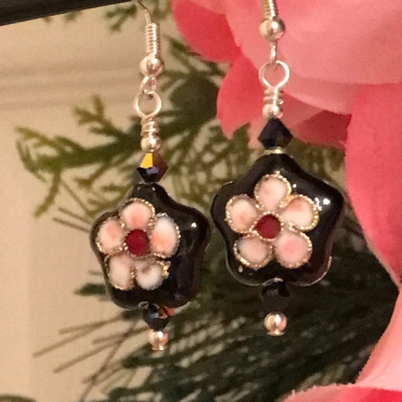 🔥ON SALE🔥3/$30🔥 💖 LA Design💖Handmade Earrings - Picture 3 of 5